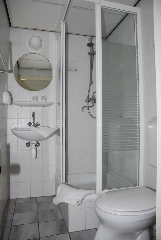 Bed and Breakfast Bed And No Breakfast Joy Нордвейк-ан-Зее Номер фото
